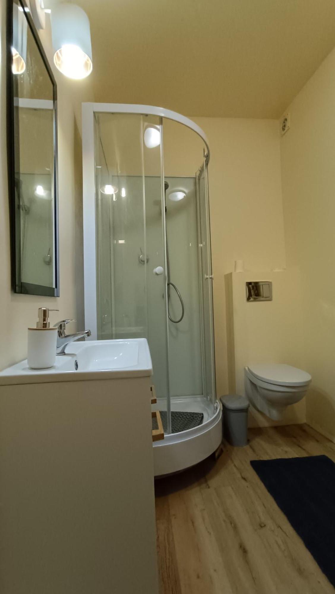 Mieszkanie - Dom 200 M Od Morza Villa Dziwnow Bagian luar foto